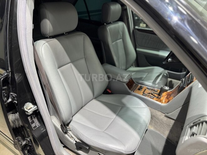 Mercedes E 220 d 1999, 297,000 km - 2.2 l - Bakı