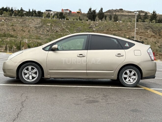 Toyota Prius-8
