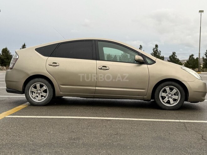 Toyota Prius-11