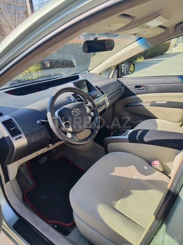 Toyota Prius-14