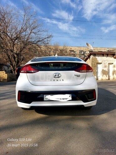 Hyundai IONIQ-2