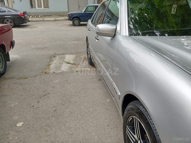 Mercedes E 240 1998, 456,756 km - 2.4 l - Mingəçevir