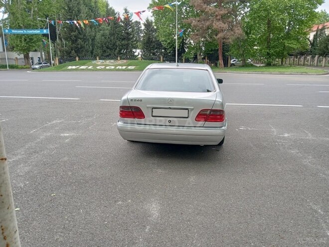 Mercedes E 240 1998, 456,756 km - 2.4 l - Mingəçevir