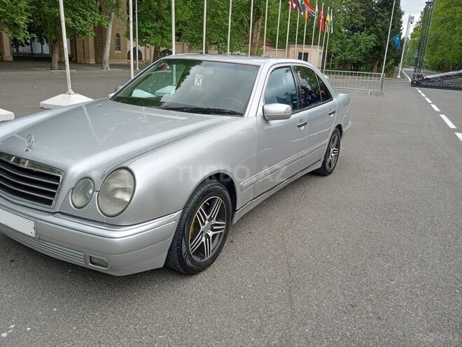 Mercedes E 240 1998, 456,756 km - 2.4 l - Mingəçevir