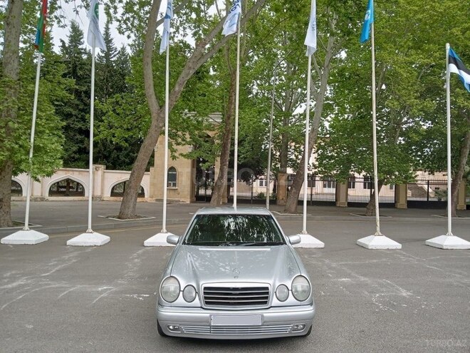 Mercedes E 240 1998, 456,756 km - 2.4 l - Mingəçevir