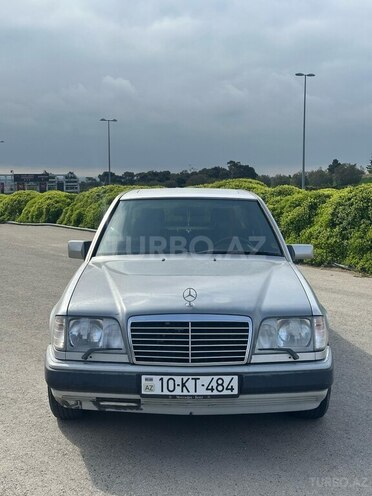 Mercedes E 220 1994, 245,600 km - 2.2 l - Bakı