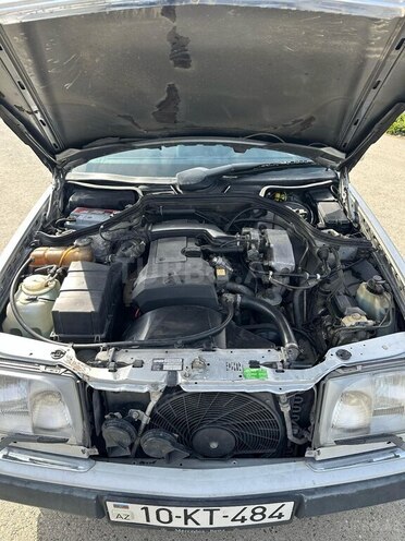 Mercedes E 220 1994, 245,600 km - 2.2 l - Bakı