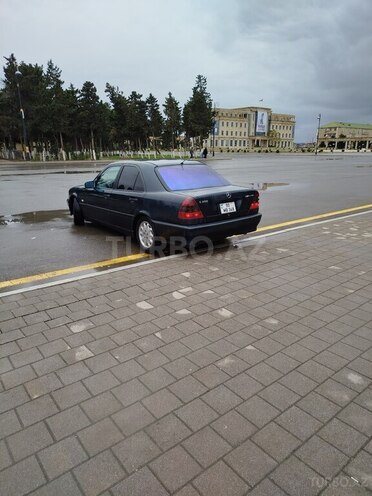 Mercedes C 200 1999, 498,000 km - 2.0 л - Neftçala