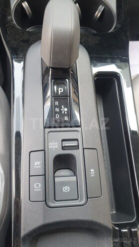 Toyota Prius-12
