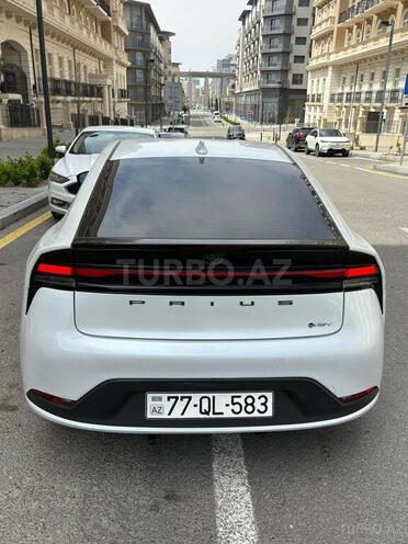 Toyota Prius-8