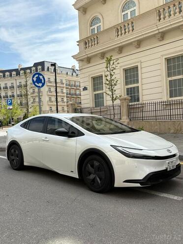 Toyota Prius-5