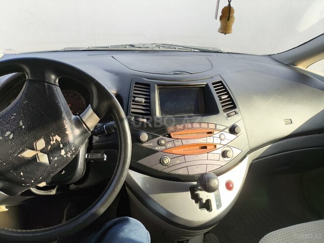 Mitsubishi Grandis 2004, 200,000 km - 2.4 л - Bakı