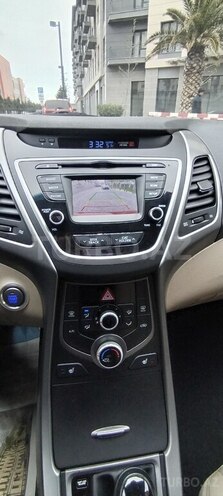 Hyundai Elantra 2015, 92,331 km - 1.4 л - Bakı