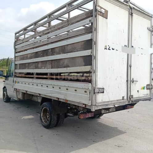 Ford Transit-5