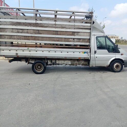 Ford Transit-4