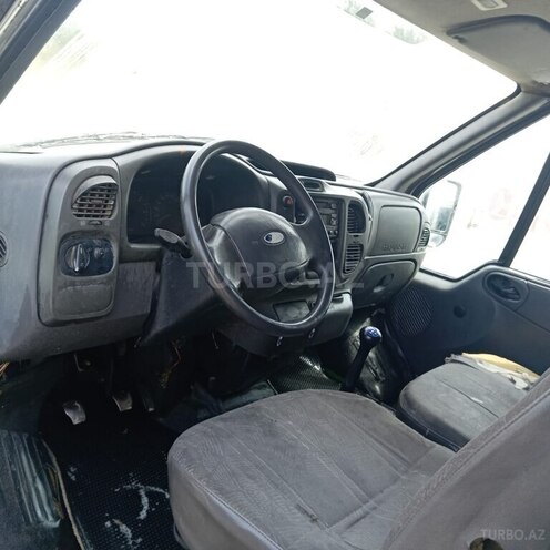 Ford Transit-8