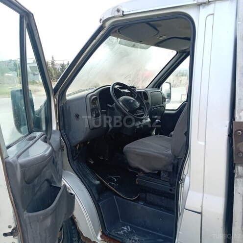 Ford Transit-7