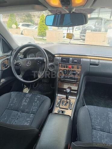 Mercedes E 270 2000, 383,000 km - 2.7 l - Bakı