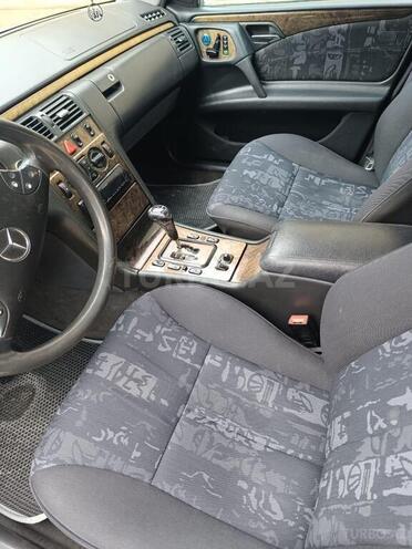 Mercedes E 270 2000, 383,000 km - 2.7 l - Bakı