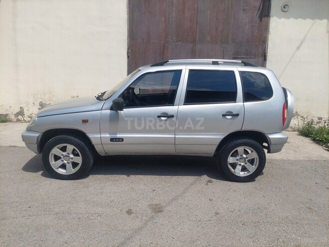 Chevrolet Niva 2003, 236,630 km - 1.7 l - Ucar