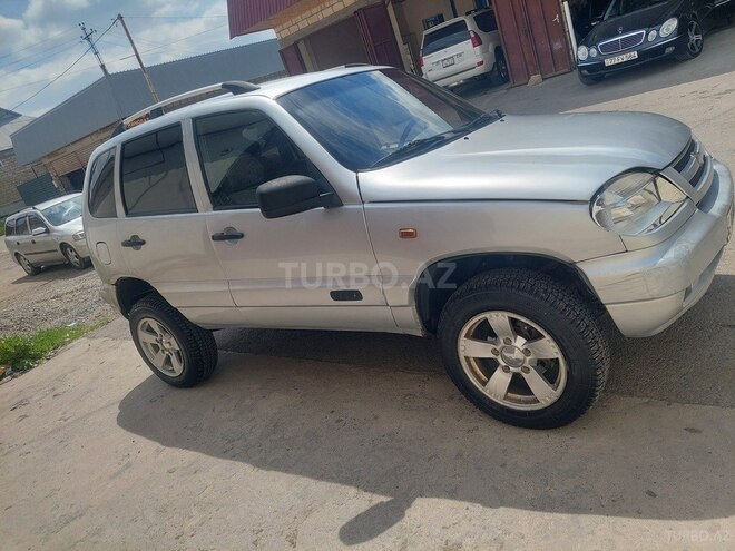 Chevrolet Niva 2003, 236,630 km - 1.7 l - Ucar