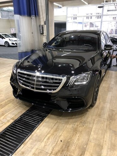 Mercedes S 560 4MATIC 2018, 59,500 km - 4.0 l - Bakı