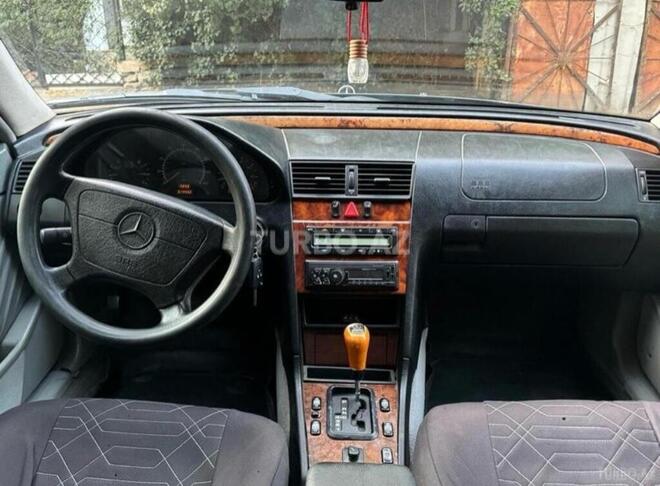 Mercedes C 280 1997, 100,000 km - 2.8 l - Quba