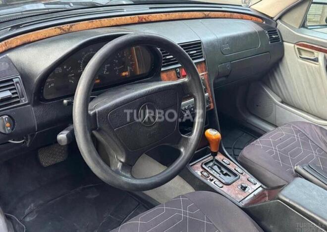 Mercedes C 280 1997, 100,000 km - 2.8 l - Quba