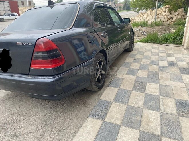 Mercedes C 280 1997, 100,000 km - 2.8 l - Quba