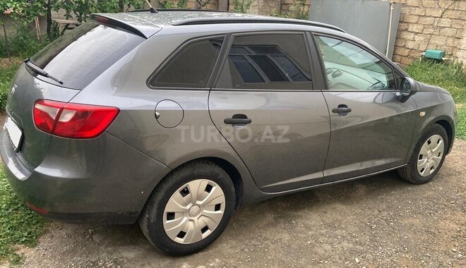 SEAT Ibiza-4