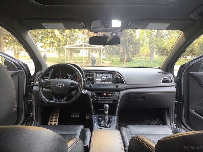 Hyundai Elantra 2018, 84,500 km - 1.6 л - Bakı