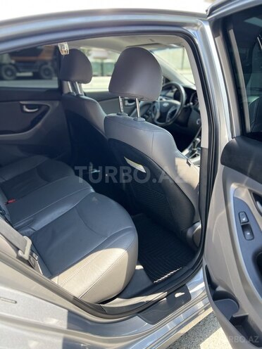 Hyundai Elantra 2015, 230,136 km - 1.8 л - Bakı