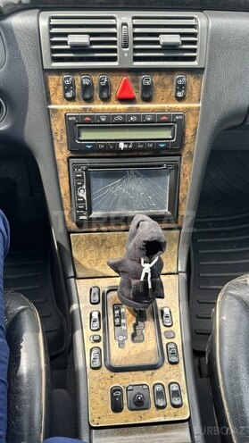 Mercedes E 240 2001, 290,000 km - 2.4 l - Kürdəmir
