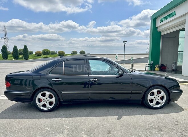 Mercedes E 240 2001, 290,000 km - 2.4 l - Kürdəmir