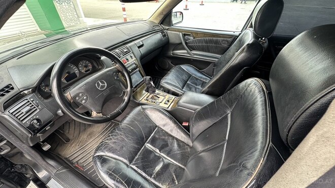 Mercedes E 240 2001, 290,000 km - 2.4 l - Kürdəmir