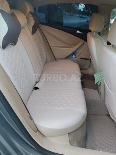 Volkswagen Passat 2005, 287,237 km - 2.0 l - Gəncə