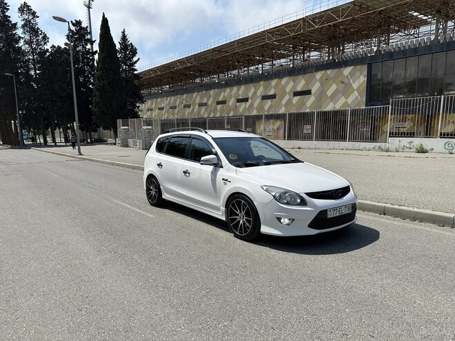 Hyundai i30 2011, 250,000 km - 1.4 l - Bakı