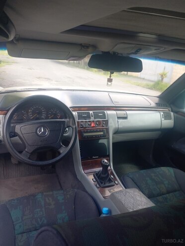 Mercedes E 230 1997, 349,579 km - 2.3 l - Balakən