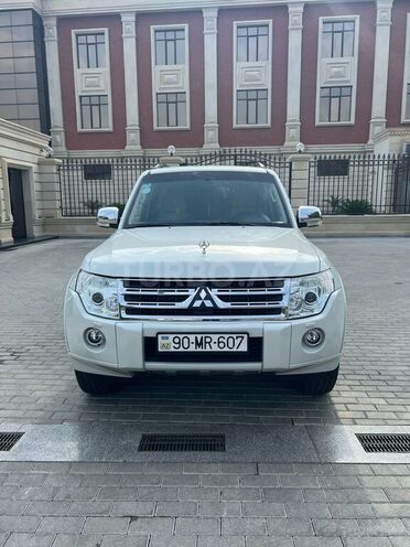 Mitsubishi Pajero 2011, 108,000 km - 3.5 l - Masallı