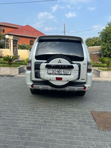 Mitsubishi Pajero 2011, 108,000 km - 3.5 l - Masallı