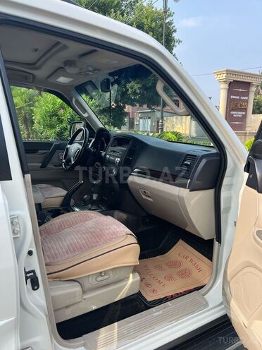 Mitsubishi Pajero 2011, 108,000 km - 3.5 l - Masallı
