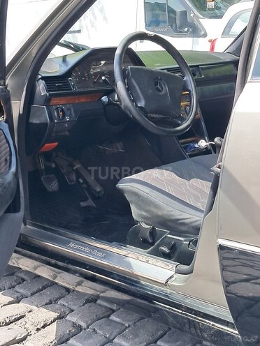 Mercedes E 300 d 1991, 310,000 km - 3.0 л - Bakı