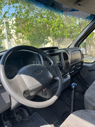 Ford Transit-9