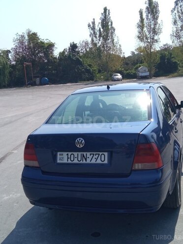 Volkswagen Bora 2000, 300,000 km - 1.9 l - Qax