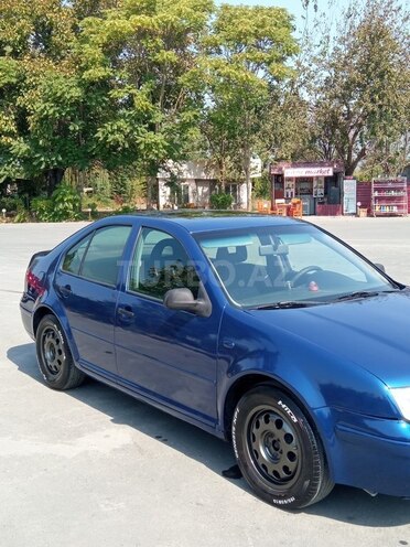 Volkswagen Bora 2000, 300,000 km - 1.9 l - Qax