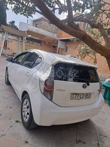 Toyota Aqua 2015, 130,000 km - 1.5 l - Bakı