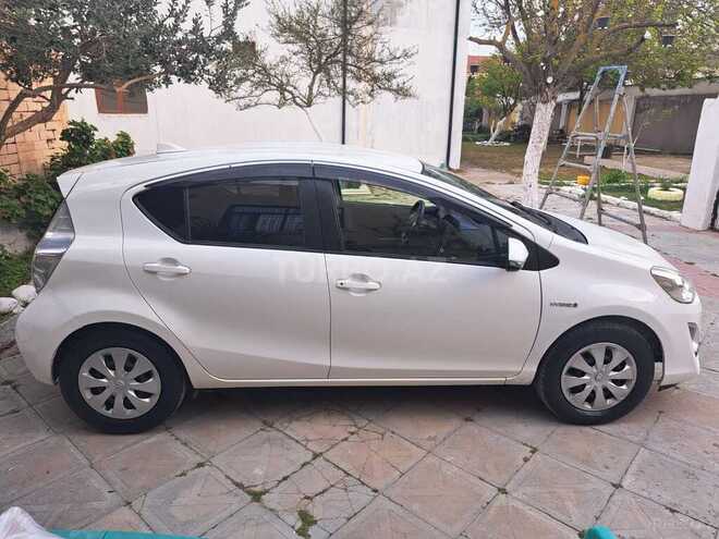 Toyota Aqua 2015, 130,000 km - 1.5 l - Bakı