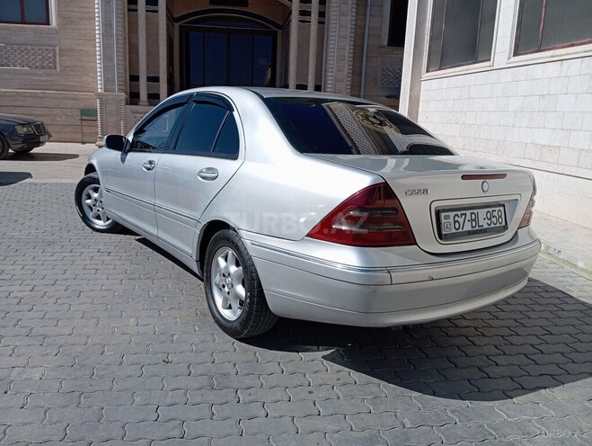 Mercedes C 220 d 2001, 400,000 km - 2.2 l - Naxçıvan