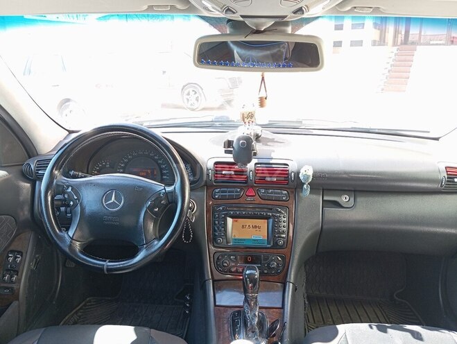 Mercedes C 220 d 2001, 400,000 km - 2.2 l - Naxçıvan