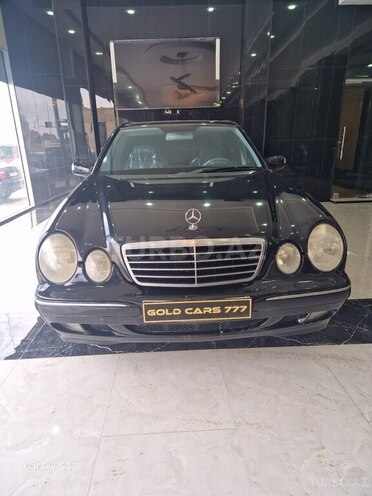 Mercedes E 240-1